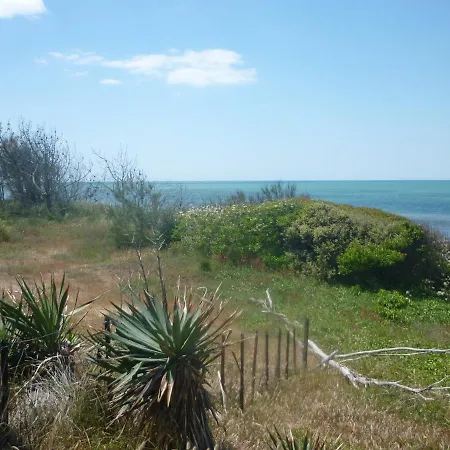 House On Atlantic Ocean On Dune Overlooking And Ocean Soulac-sur-Mer